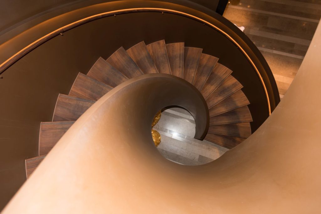 Burgenstock Hotel - zakręcane schody