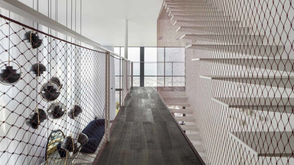 MEDOC - trapezoidalny parkiet od Michele De Lucchi