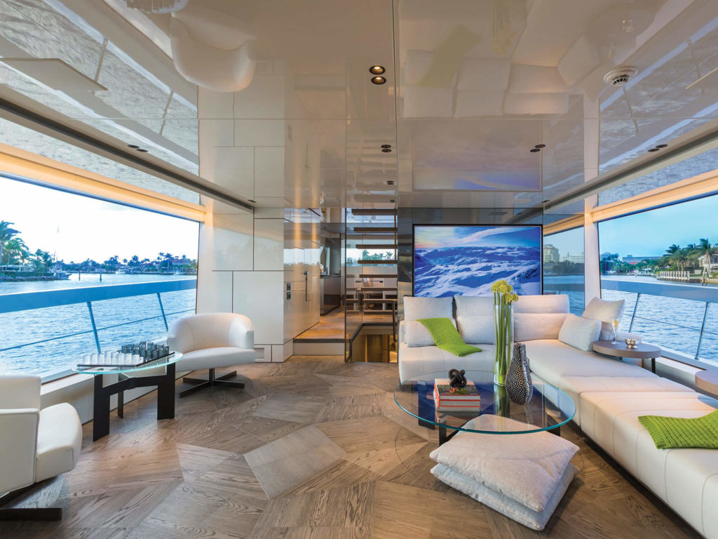 SLIDE geometryczny parkiet modularny na jachcie Sanlorenzo